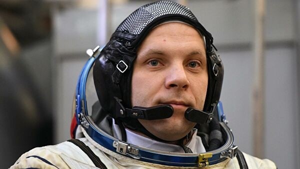 Космонавт Вагнер сфотографировал яркую комету с борта МКС Космонавт Вагнер сфотографировал яркую комету с борта МКС