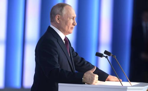 Песков: Путин продолжает подготовку к посланию, идет напряженная работа Песков: Путин продолжает подготовку к посланию, идет напряженная работа