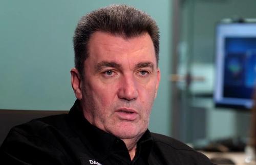 Секретарь СНБО Данилов нецензурно исказил имя китайского спецпосланника Ли Хуэя