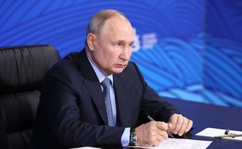 Путин заявил, что в России отмечается исторически низкий уровень безработицы Путин заявил, что в России отмечается исторически низкий уровень безработицы