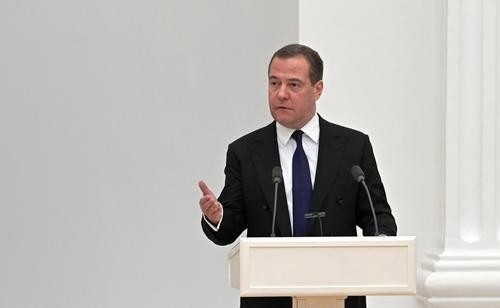 Понимают ли русские, кто в какие игры с ними играет? Понимают ли русские, кто в какие игры с ними играет?