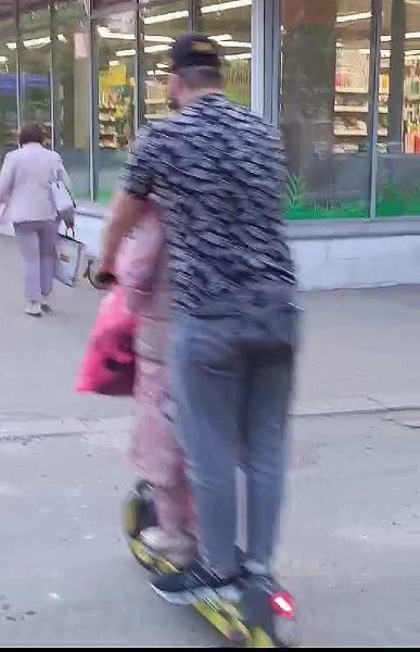 &laquo;У нас отняли право на безопасность!&raquo; &mdash; самокатчикам всё равно на новые требования безопасной езды