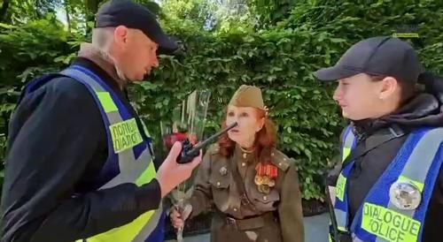 9 мая на Украине глумятся над людьми, чтящими героев Великой Отечественной