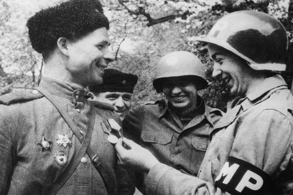 Понимают ли русские, кто в какие игры с ними играет? Понимают ли русские, кто в какие игры с ними играет?
