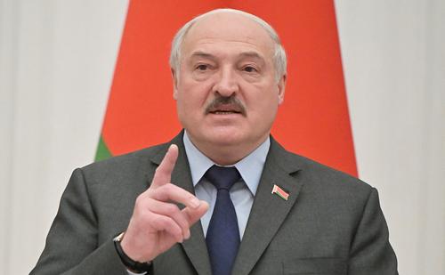 Президент Республики Беларусь Александр Лукашенко: &laquo;Шаг влево, шаг вправо &mdash; к стенке поставим!&raquo;