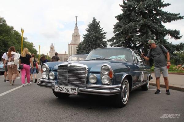 Раритеты из металлолома. В Москве показали лучшие старинные автомобили
Раритеты из металлолома. В Москве показали лучшие старинные автомобили