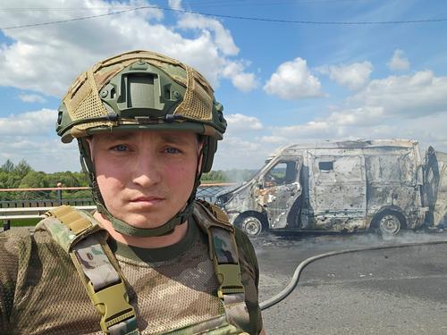 Волонтёры газеты «Аргументы недели» попали под обстрел в Курской области Волонтёры газеты «Аргументы недели» попали под обстрел в Курской области