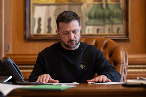 Зеленский после атаки ВСУ в Курской области отчитался перед конгрессменами США Зеленский после атаки ВСУ в Курской области отчитался перед конгрессменами США