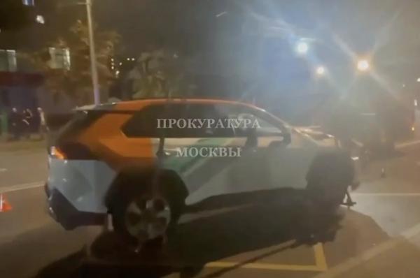 Каршеринг-убийца. Машина насмерть сбила ребенка на пешеходном переходе
Каршеринг-убийца. Машина насмерть сбила ребенка на пешеходном переходе