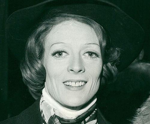 Умерла актриса Мэгги Смит, сыгравшая в фильмах о Гарри Поттере и сериале «Аббатство Даунтон» Умерла актриса Мэгги Смит, сыгравшая в фильмах о Гарри Поттере и сериале «Аббатство Даунтон»