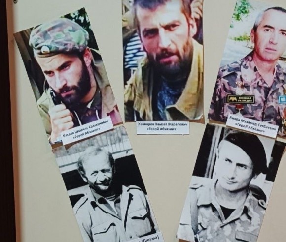 Государственный музей Абхазии включил в экспозицию «героя» республики Шамиля Басаева* Государственный музей Абхазии включил в экспозицию «героя» республики Шамиля Басаева*
