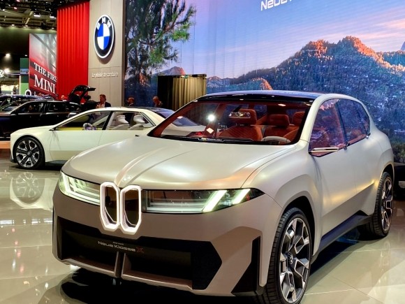 В Париже открылся крупнейший в Европе автосалон Mondial de l’Auto 2024 В Париже открылся крупнейший в Европе автосалон Mondial de l’Auto 2024