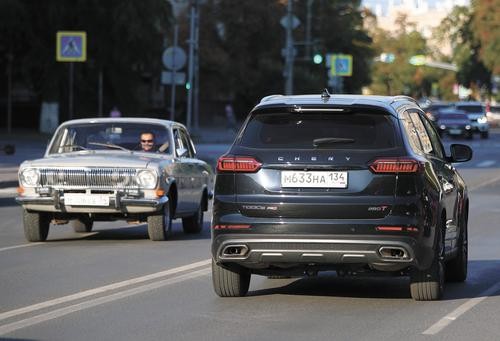 Пекин рулит: автомобили из Китая захватили дороги в России Пекин рулит: автомобили из Китая захватили дороги в России