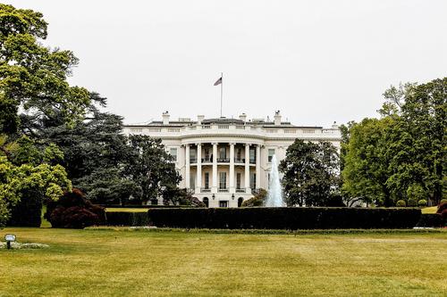 США призвали Иран не отвечать на израильские удары США призвали Иран не отвечать на израильские удары