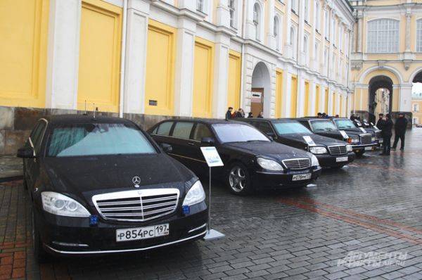 
        28 млн, кто больше? Продавать с молотка &laquo;Мерседес&raquo; Брежнева будут три дня    