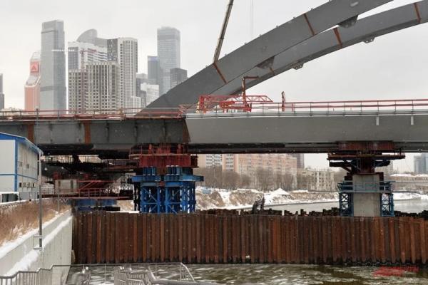 Объединяя районы. В Москве строят и проектируют семь автодорожных мостов
Объединяя районы. В Москве строят и проектируют семь автодорожных мостов