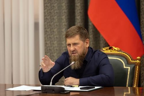 Кадыров сообщил об открытии аптек с раздельным обслуживанием мужчин и женщин Кадыров сообщил об открытии аптек с раздельным обслуживанием мужчин и женщин