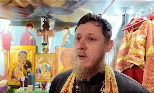 В блиндажном храме гвардейского десантно-штурмового полка состоялось праздничное предновогоднее богослужение В блиндажном храме гвардейского десантно-штурмового полка состоялось праздничное предновогоднее богослужение