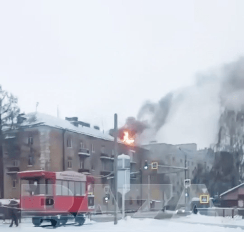 Сегодня утром жилые дома в Казани подверглись массовой атаке беспилотников ВСУ Сегодня утром жилые дома в Казани подверглись массовой атаке беспилотников ВСУ