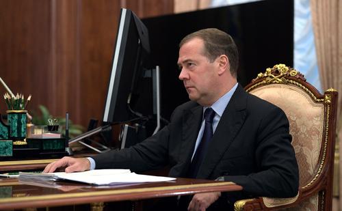 Медведев: Правоохранительные органы должны найти убийц начальника войск РХБЗ ВС РФ генерал-лейтенанта Игоря Кириллова Медведев: Правоохранительные органы должны найти убийц начальника войск РХБЗ ВС РФ генерал-лейтенанта Игоря Кириллова