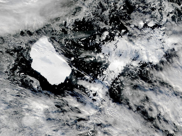 Усилились опасения столкновения самого большого в мире айсберга с британским островом