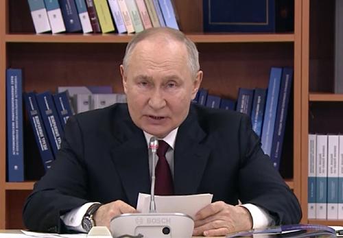 Путин связал украинский кризис и поражение Трампа на выборах в 2020 году Путин связал украинский кризис и поражение Трампа на выборах в 2020 году