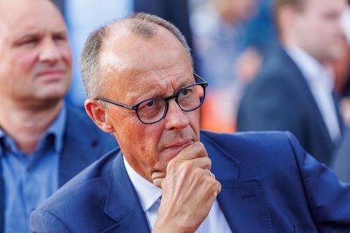 Мерц: вопрос отправки европейских военных на Украину не стоит на повестке дня