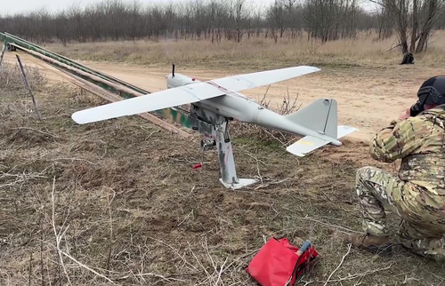 Дрон «Орлан-10» направил удар ФАБ-500 по скоплению техники и боевиков на Херсонщине Дрон «Орлан-10» направил удар ФАБ-500 по скоплению техники и боевиков на Херсонщине