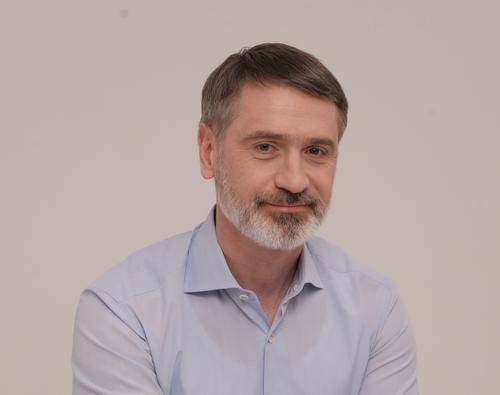 «Родина — там, где нужна помощь»: интервью с главой Народного фонда Романом Громовым «Родина — там, где нужна помощь»: интервью с главой Народного фонда Романом Громовым