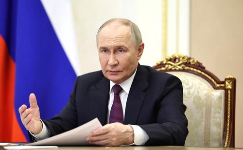Путин: Россия продолжает оставаться в лидерах мирового рынка вооружений Путин: Россия продолжает оставаться в лидерах мирового рынка вооружений