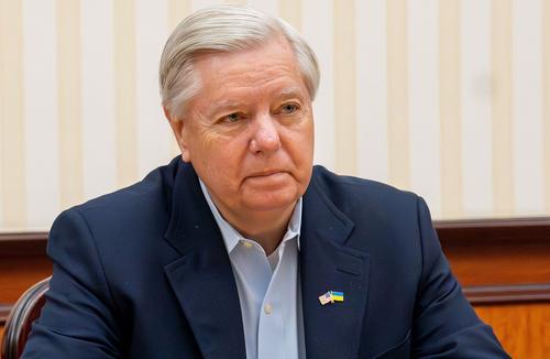 Сенатор Грэм* предложил ввести 500%-ные пошлины против стран, которые покупают российскую нефть, нефтепродукты, газ или уран Сенатор Грэм* предложил ввести 500%-ные пошлины против стран, которые покупают российскую нефть, нефтепродукты, газ или уран