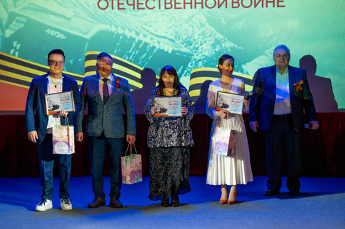 Песни нашего полка: «Кто – то прадеда вспомнил, кто – деда…» Песни нашего полка: «Кто – то прадеда вспомнил, кто – деда…»