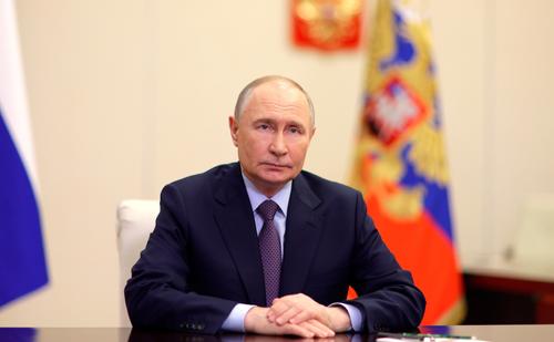 Путин в воскресенье пообщается с авторами и редакторами учебника по истории Путин в воскресенье пообщается с авторами и редакторами учебника по истории
