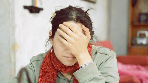 Создается впечатление, что некоторые специально пытаются дискредитировать саму идею поддержки рождаемости, выставляя ее в нелепом и карикатурном виде Создается впечатление, что некоторые специально пытаются дискредитировать саму идею поддержки рождаемости, выставляя ее в нелепом и карикатурном виде