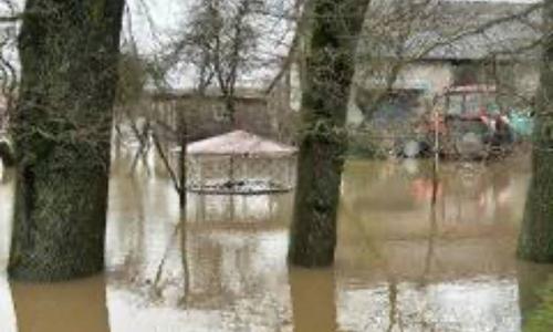Литва вводит чрезвычайное положение Литва вводит чрезвычайное положение