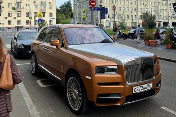 
        &laquo;Золотые колеса&raquo;. Кто в России покупает самые дорогие автомобили    