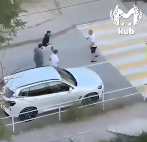 В Ольгинке под Туапсе группа мигрантов напала на мужчину и его мать-инвалида В Ольгинке под Туапсе группа мигрантов напала на мужчину и его мать-инвалида