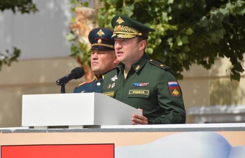 Замминистра обороны РФ генерал-майор Павел Фрадков дал старт новому учебному году в 161-й школе техников РВСН