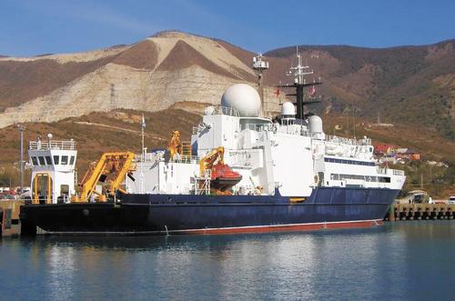 «Янтарь» – бриллиант морской разведки «Янтарь» – бриллиант морской разведки