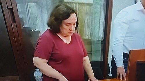По делу бывшей судьи Елены Золотаревой изъяли золотые и серебренные слитки, драгоценности и дорогие часы По делу бывшей судьи Елены Золотаревой изъяли золотые и серебренные слитки, драгоценности и дорогие часы