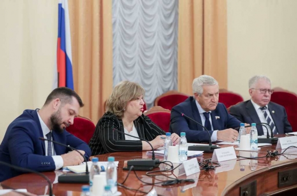 Леонид Огуль: основная наша задача — выстроить прозрачную и понятную систему помощи детям Леонид Огуль: основная наша задача — выстроить прозрачную и понятную систему помощи детям