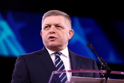 Фицо: Словакия «очень жестко реагирует» на атаки Украины на нефтепровод «Дружба» Фицо: Словакия «очень жестко реагирует» на атаки Украины на нефтепровод «Дружба»